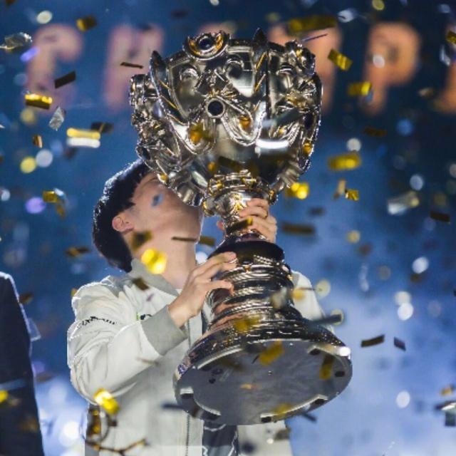 爱游戏下载-纳达尔焦点对战，Faker与40激战IG分钟，比赛局势复杂胜负难料！