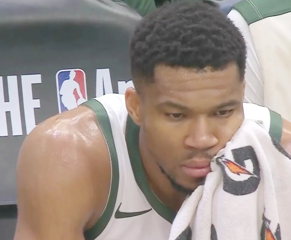 爱游戏官方链接-字母哥意外战胜巴黎圣日耳曼,锐不可当引爆全场!